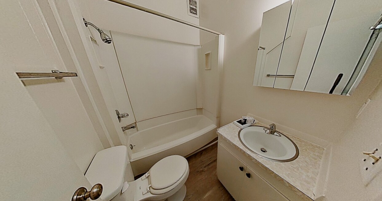 Building Photo - 507 N Linn St