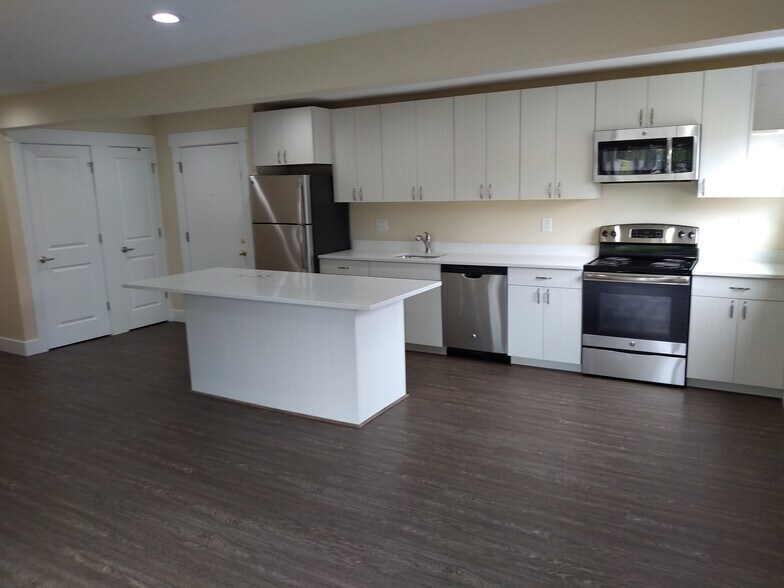 Building Photo - 9020 18th Ave SW