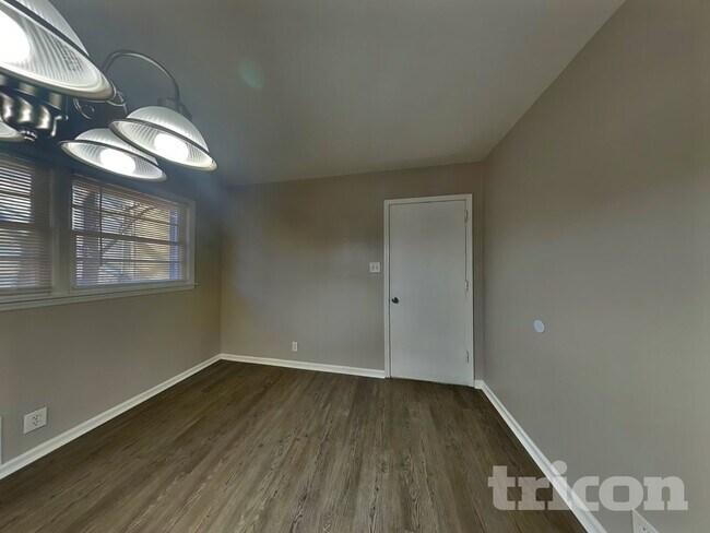 Building Photo - 4930 Sugar Creek Dr