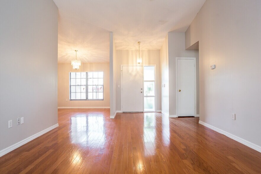 Building Photo - 4524 Wyndcliff Cir