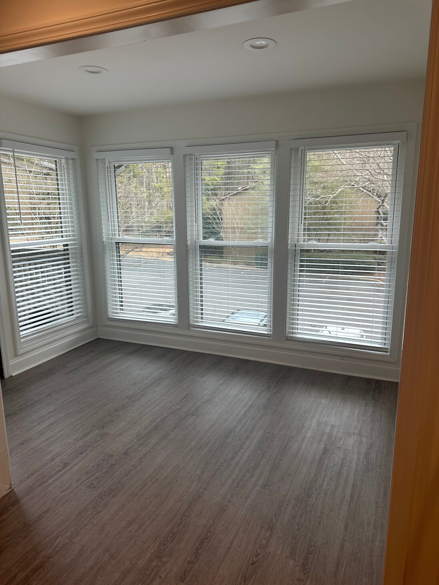 Building Photo - 304 Dunbar Dr