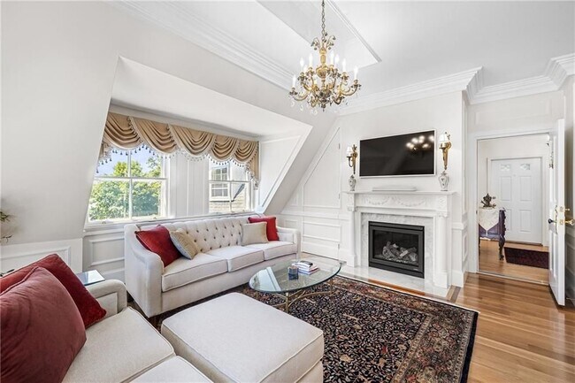 Building Photo - 541 Bellevue Ave