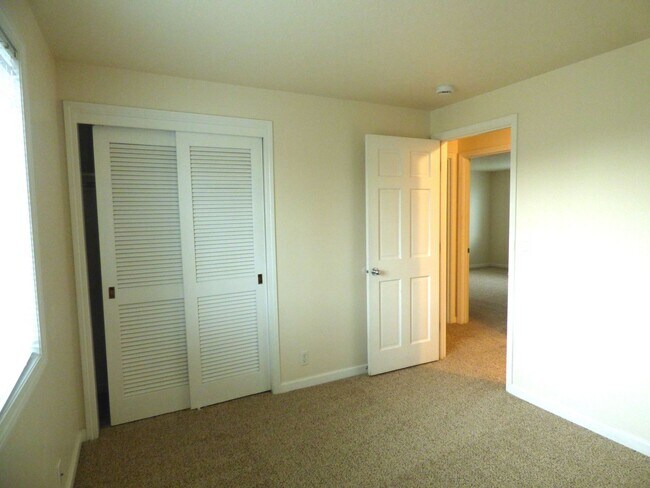 Building Photo - Rent Special: 1/2 Off April's Rent!! 3 bed 2 bath Home in North Salem