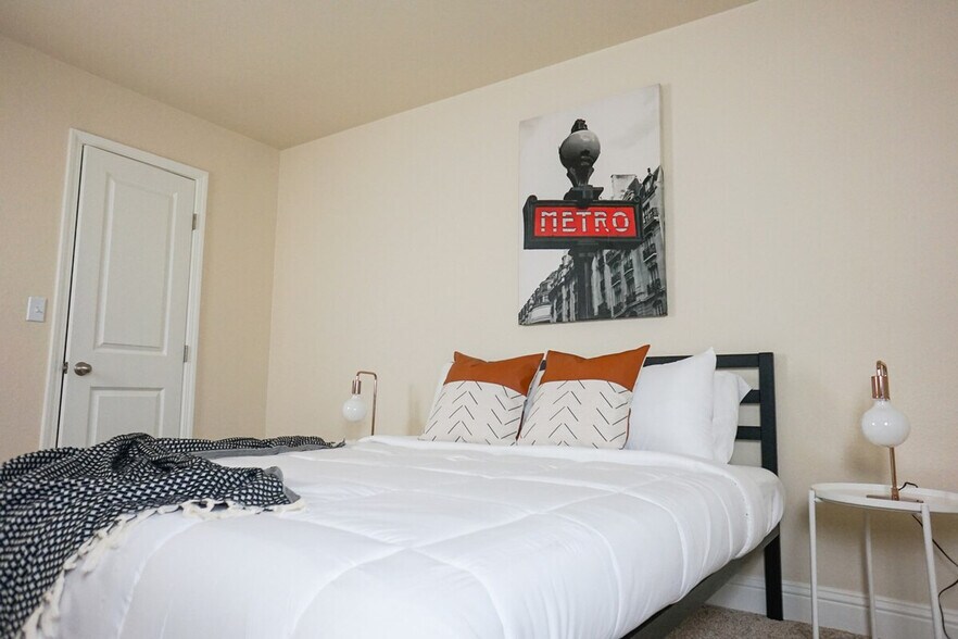 Building Photo - 12701 N Pennsylvania Ave