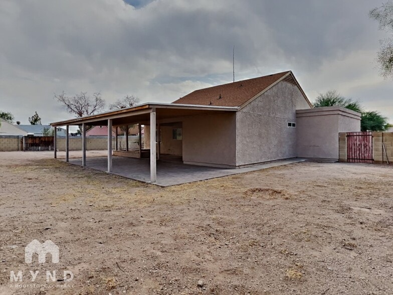 Building Photo - 11220 N 72nd Dr