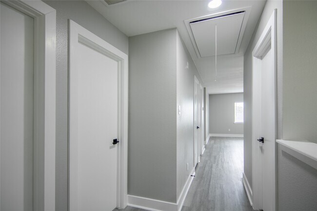 Building Photo - 20911 Young Meadows Way