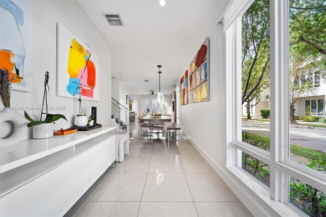 Building Photo - 10560 NW 64th Terrace
