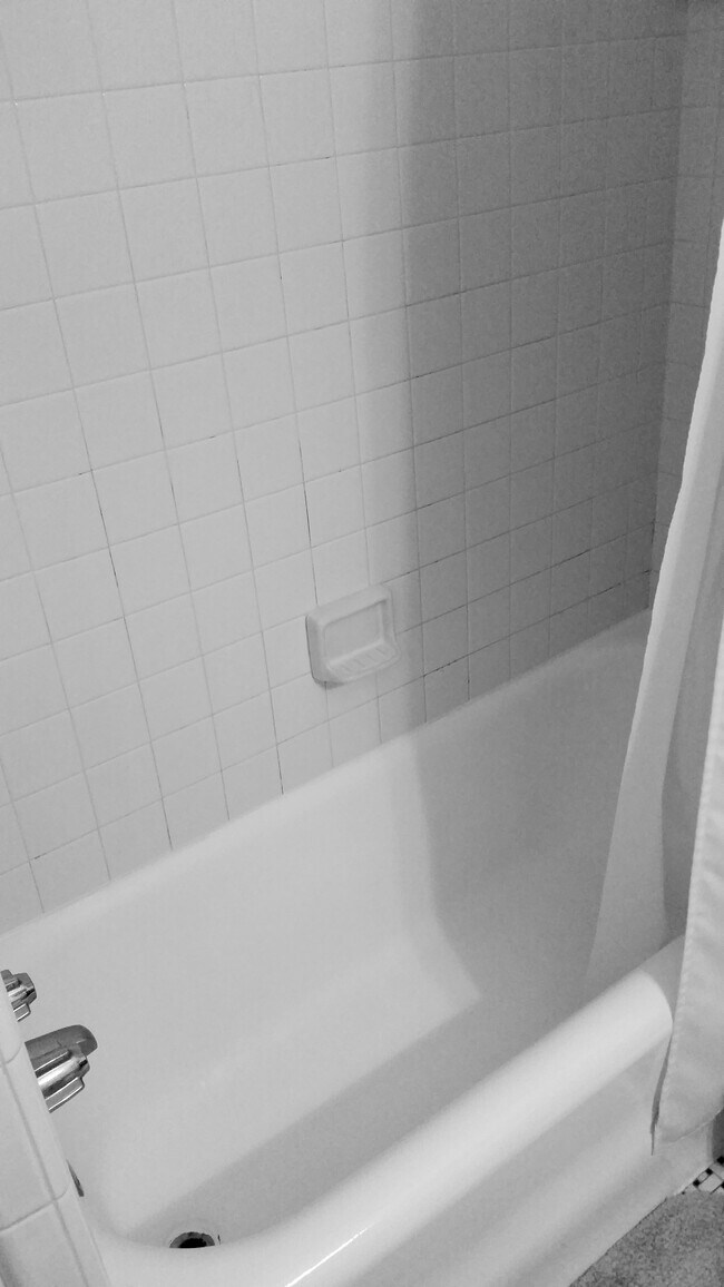 Building Photo - 840 S Knoxville Ave