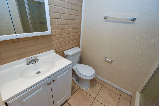 Building Photo - 1519 Barcelona Way Dr
