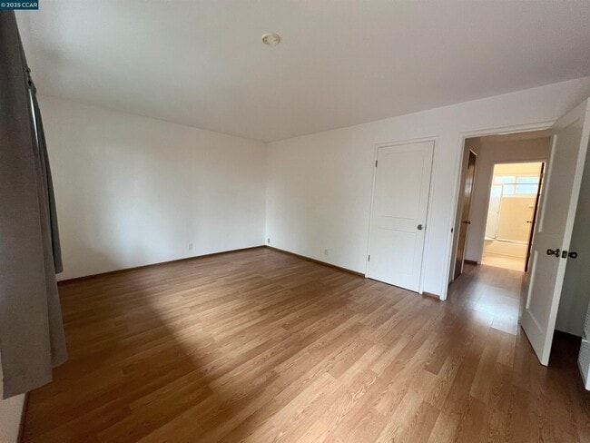 Building Photo - 2134 McGee Ave