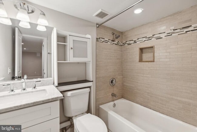 Building Photo - 39 U St NE