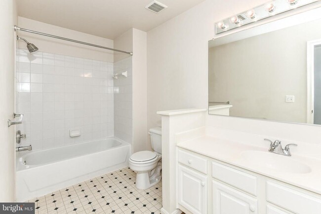 Building Photo - 9804 Bolton Village Ct