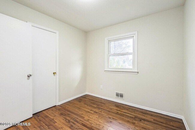 Building Photo - 1575 Deer Hollow Dr