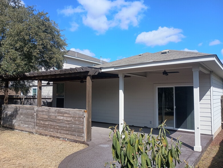 Building Photo - Room in House on Katherine Way