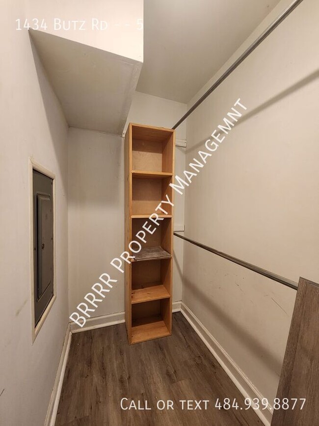 Building Photo - Cozy and affordable 1st floor 1 bedroom ap...