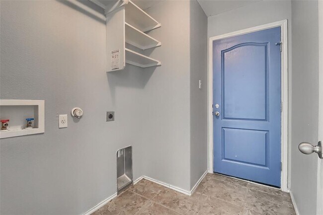 Building Photo - 3308 Barksdale Dr