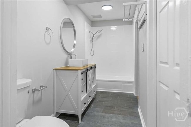 Building Photo - 2405 New York Ave