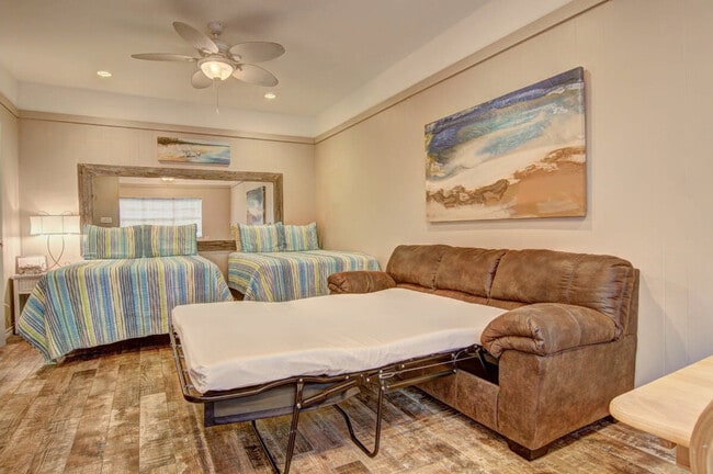 Building Photo - 704 Island Retreat Ct