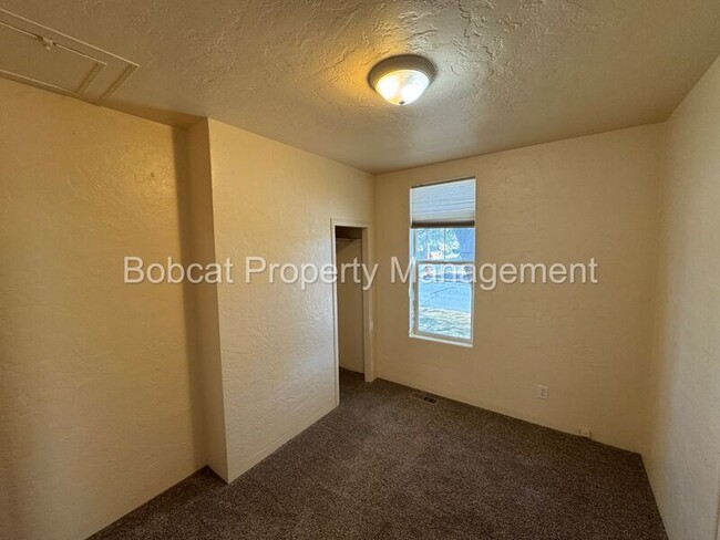 Building Photo - 117 E Adams St