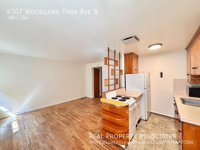 Building Photo - 4307 Woodland Park Ave N