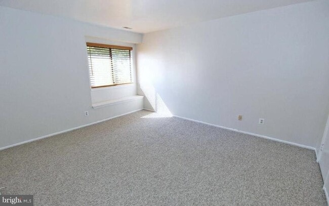 Building Photo - 1003 Britton Pl