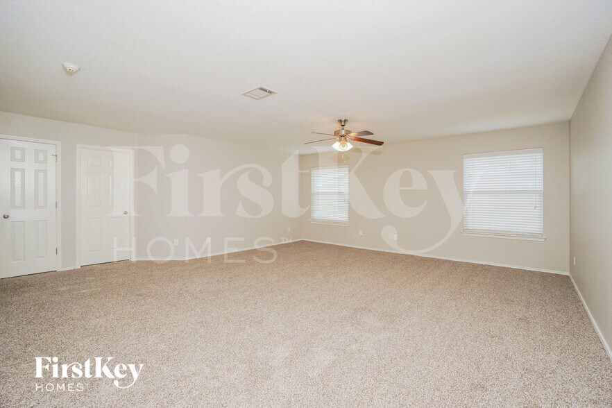 Building Photo - 11606 Tahoka Daisy