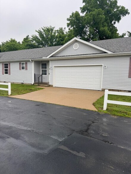 Building Photo - 2305 S Kenser Rd