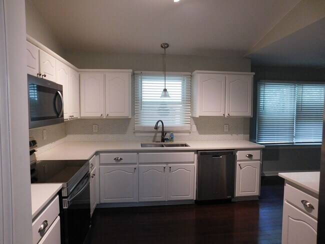 Building Photo - 278 Gatewood Dr