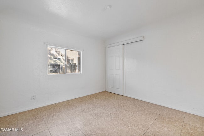 Building Photo - 11018 Sutter Ave