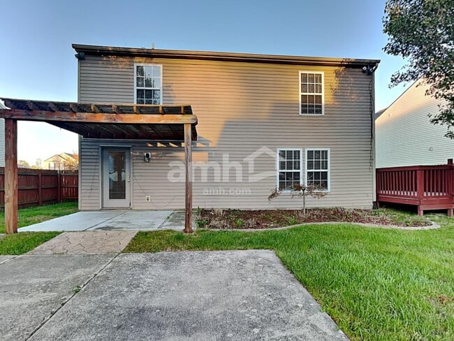 Building Photo - 8235 Gathering Cir