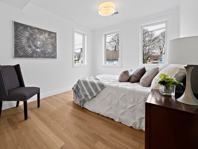 Building Photo - 1169 Adams St