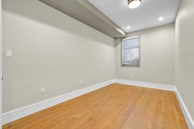 Building Photo - 312 Clifton Pl