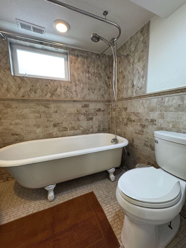 Building Photo - 3076 Melbourne St