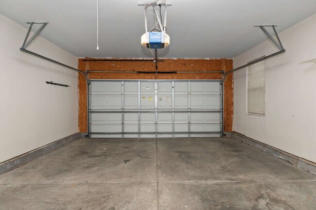 Building Photo - 19 Denby Cir