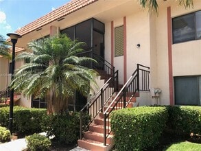 Building Photo - 369 Lakeview Dr