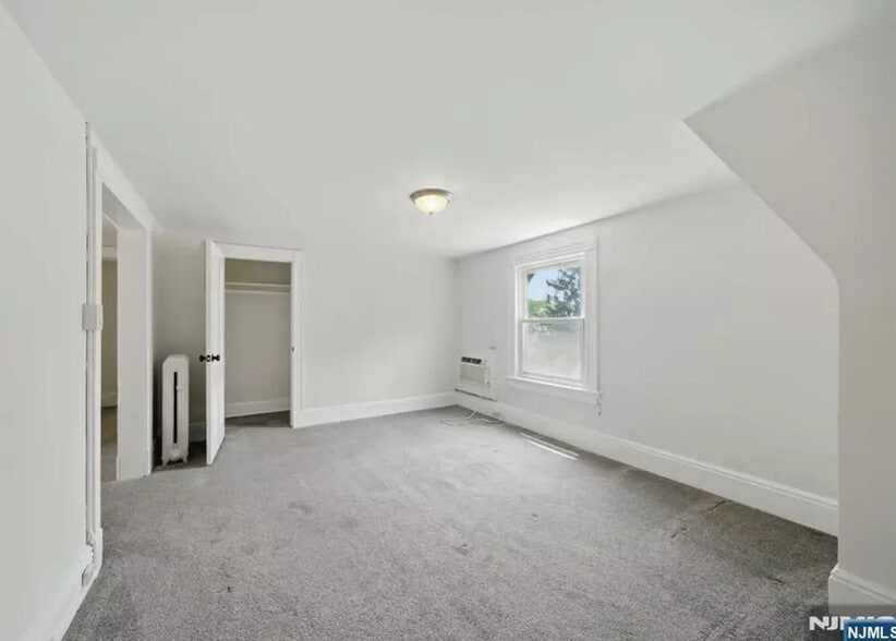 Building Photo - 9 Vincent Pl