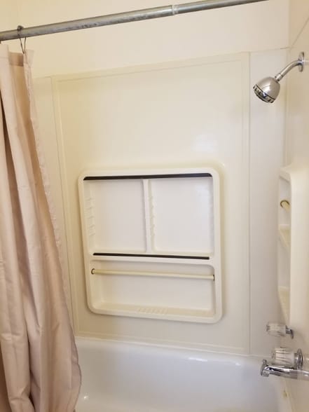 Building Photo - 114 3rd Ave W