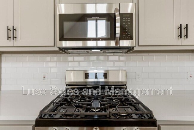 Building Photo - 4136 Abbey Pk Dr