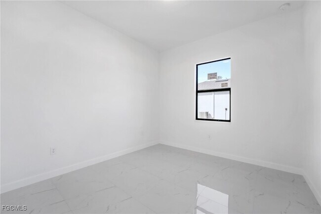 Building Photo - 2602 73rd St W