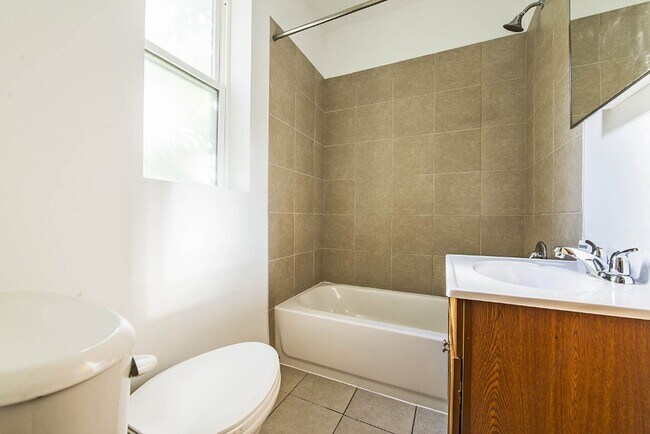 Building Photo - Austin Apartments