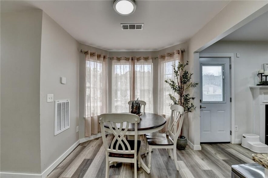 Building Photo - 4317 Holliday Rd