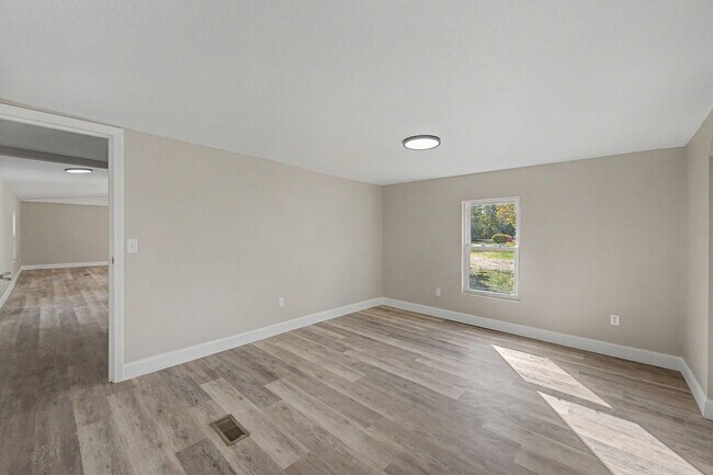 Building Photo - 512 W Bach Dr