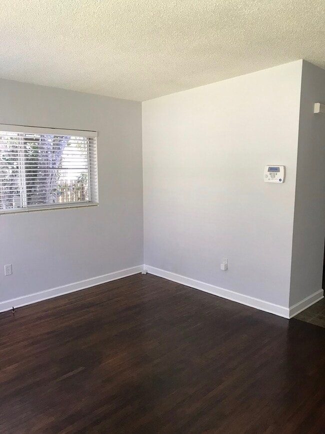 Building Photo - 238 E Harding St