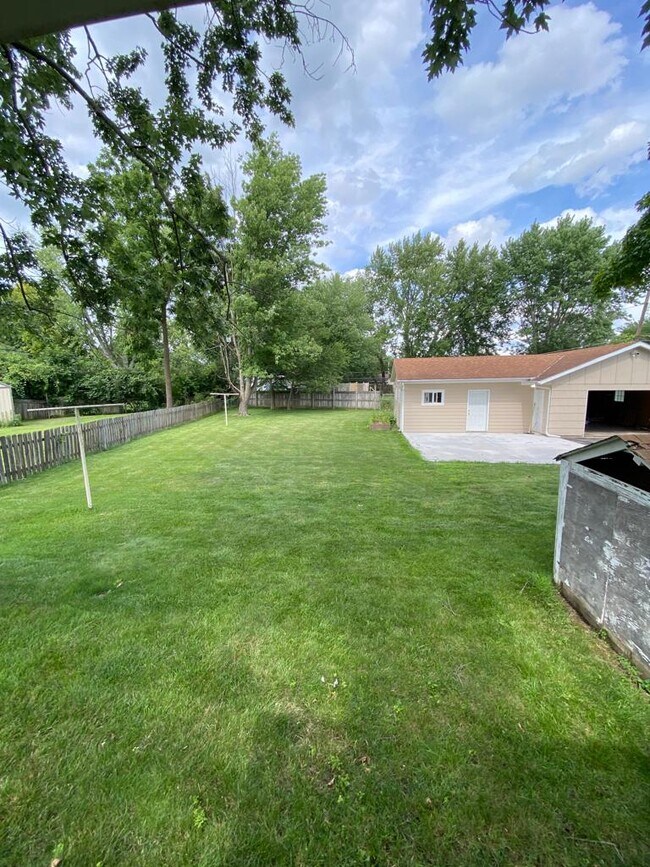 Building Photo - 4370 Circle Dr