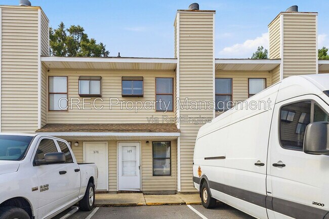 Building Photo - 169 Pine Shadow Dr