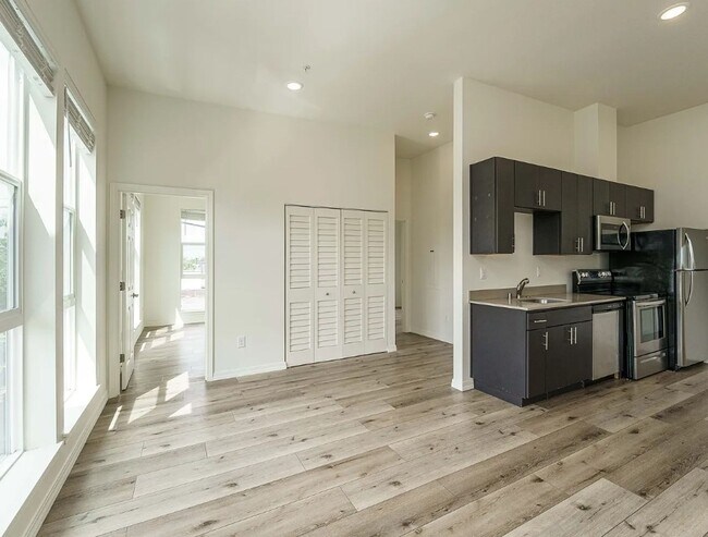 Building Photo - Evergreen Multiplex