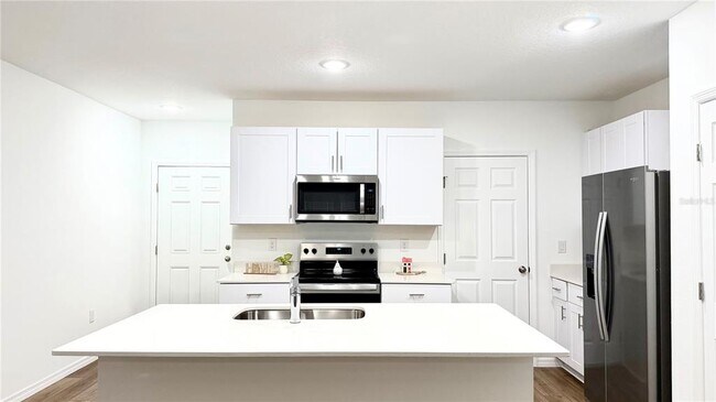 Building Photo - 3710 King Hill Dr