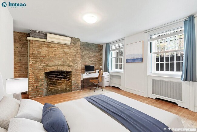 Building Photo - West 20th St 3 BD 2BA  Duplex-  11Ft Ceili...