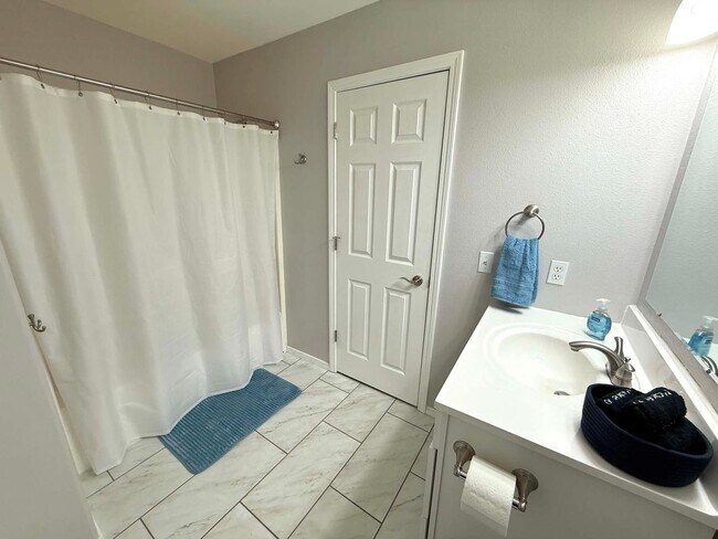Building Photo - 17529 Silverwood Way