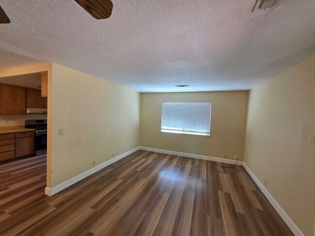 Building Photo - Charming Family Home for Rent in Auburn, C...